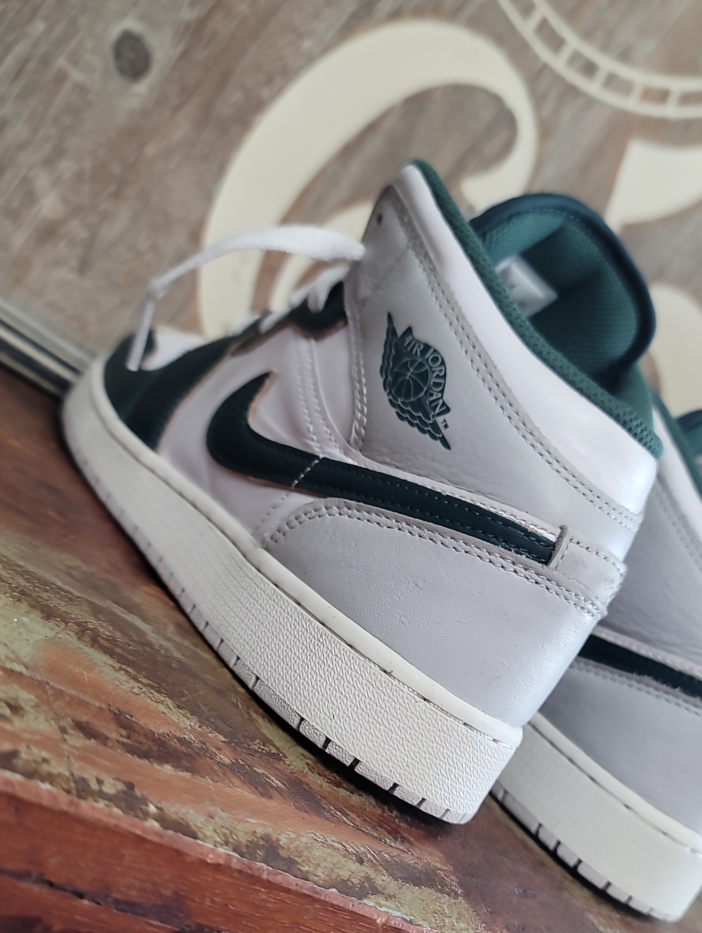 Nike Air Jordan 1 Mid SE 'Oxidized Green' Wmns 8 Good Condition Fast Shipping - Picture 9 of 15